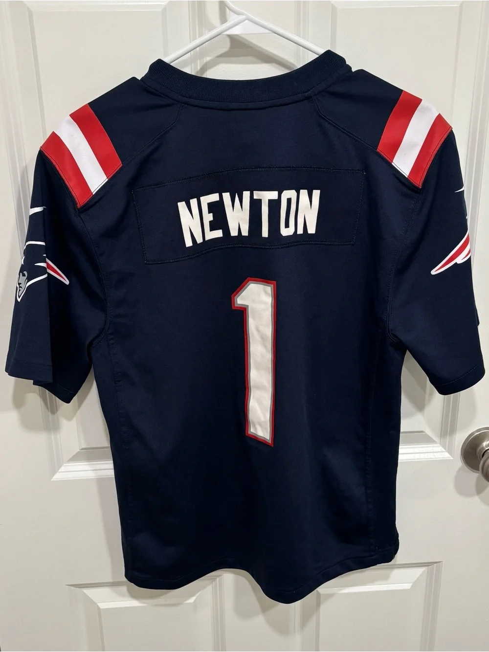 Boys Nike New England Patriots Cam Newton #1 Football Jersey Size Large